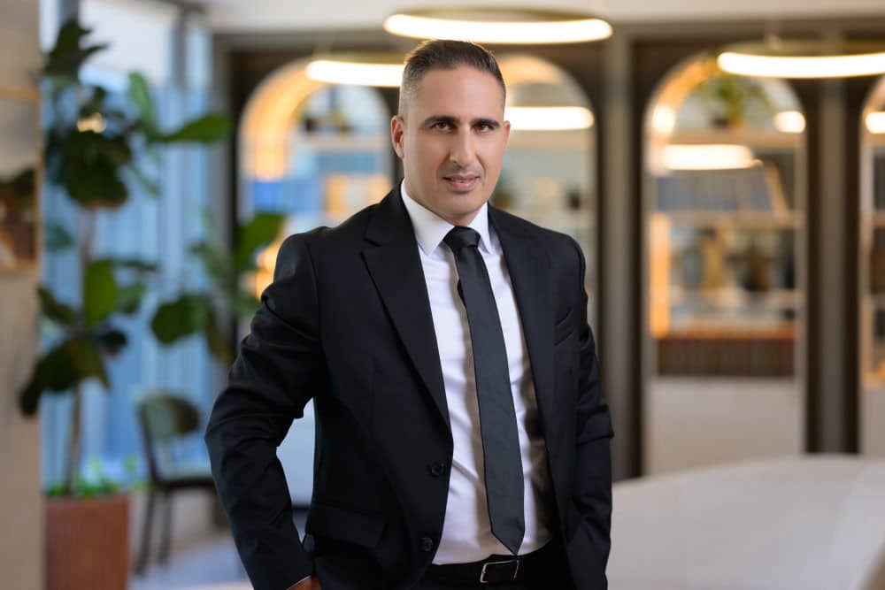 עו״ד ששי לב
